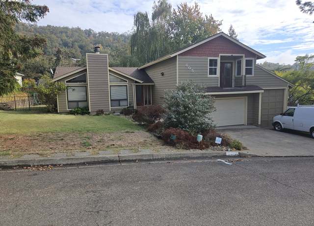 Property at 605 Woodwillow Dr, Roseburg, OR 97471, 3 beds, 2.5 baths