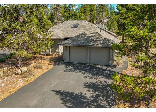 Property at 18144 Maury Mountain Ln, Sunriver, OR 97707, 4 beds, 2 baths