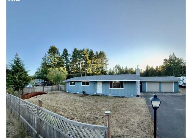 Property at 1005 N 8th St, Lakeside, OR 97449, 3 beds, 1 bath