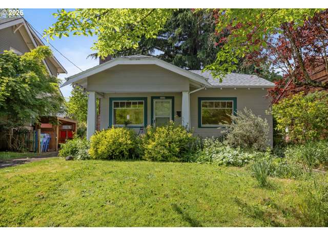 Property at 2245 SE 32nd Pl SE, Portland, OR 97214, 2 beds, 1 bath
