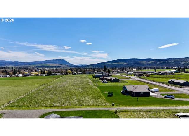 Property at 1003 N 15th Ave, Elgin, OR 97827