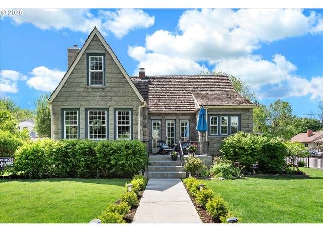 Property at 2785 Main St, Baker City, OR 97814, 3 beds, 3 baths