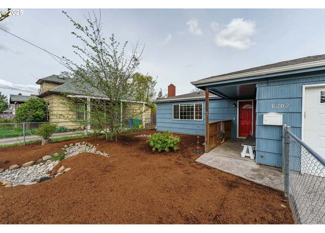 Property at 6202 SE 84th Pl, Portland, OR 97266, 3 beds, 1 bath