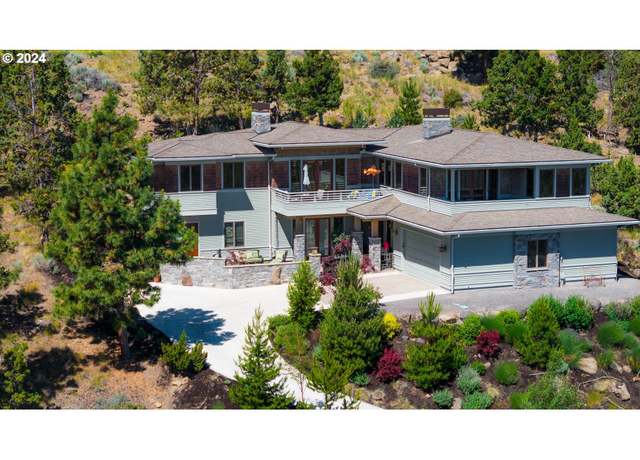 Property at 3364 NW Fairway Heights Dr, Bend, OR 97701, 4 beds, 3 baths