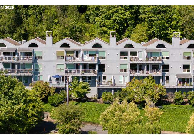 Property at 5425 SW View Point Ter, Portland, OR 97239, 2 beds, 2.5 baths