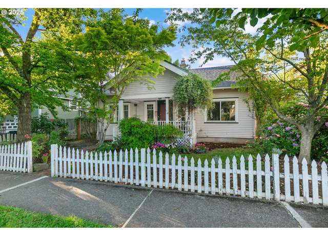 Property at 108 W 23rd St, Vancouver, WA 98660, 4 beds, 1.5 baths