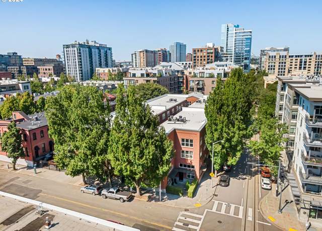 Property at 1009 NW Hoyt St #204, Portland, OR 97209, 2 beds, 2 baths