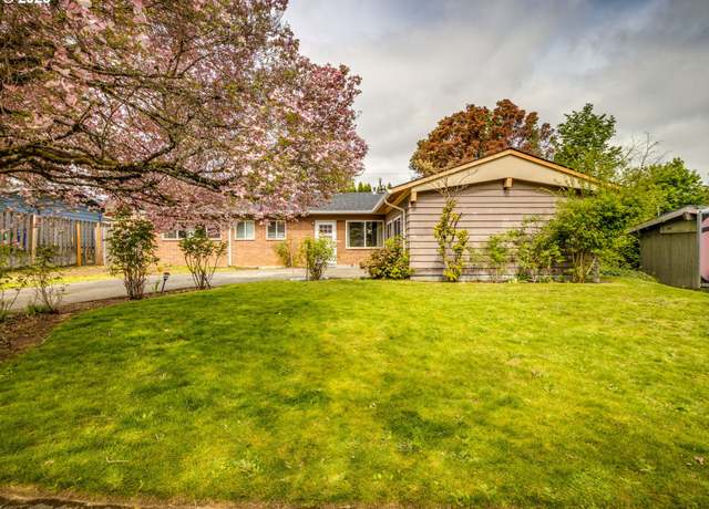 Property at 2437 NE 134th Pl, Portland, OR 97230, 3 beds, 1.5 baths