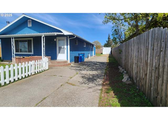Property at 515 E Collins St, Goldendale, WA 98620, 3 beds, 1.5 baths