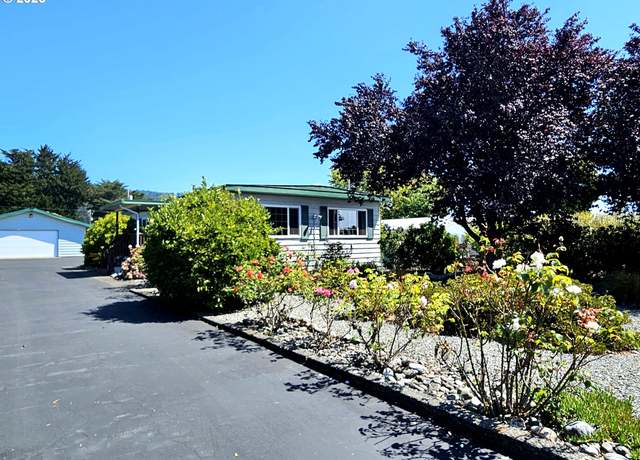 Property at 15961 Bay View Dr, Brookings, OR 97415, 2 beds, 1.5 baths