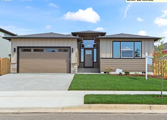 Property at 744 NE Trillium Dr, Estacada, OR 97023, 3 beds, 2 baths