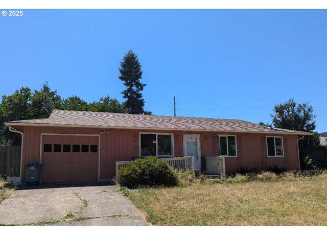 Property at 47696 W 1st St, Oakridge, OR 97463, 3 beds, 1 bath