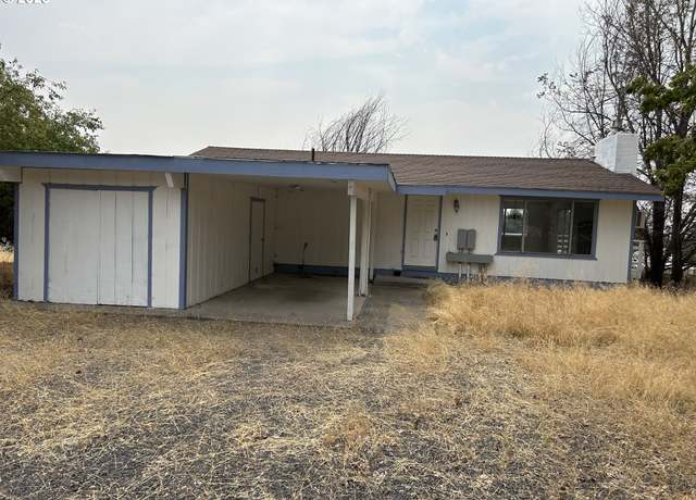 Property at 1735 NE Hilltop Ln, Madras, OR 97741, 3 beds, 2 baths