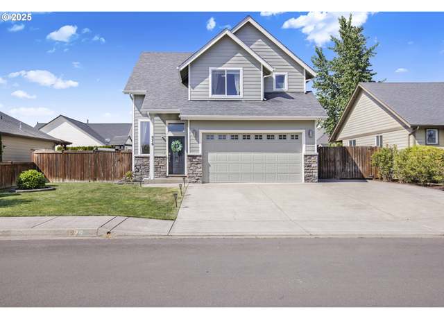 Property at 976 SW Coral St, Junction City, OR 97448, 3 beds, 2.5 baths