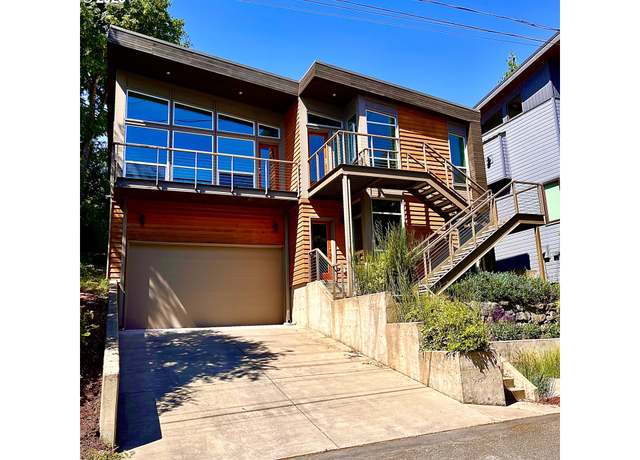 Property at 3741 SW Sweetbriar Dr, Portland, OR 97221, 3 beds, 3 baths