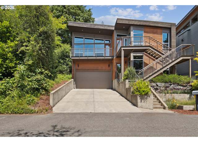 Property at 3741 SW Sweetbriar Dr, Portland, OR 97221, 3 beds, 3 baths