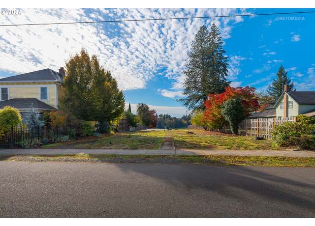 Property at 420 W Grant St, Carlton, OR 97111