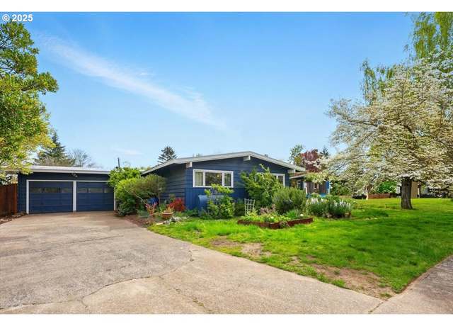 Property at 13230 NE Sacramento Dr, Portland, OR 97230, 4 beds, 2 baths