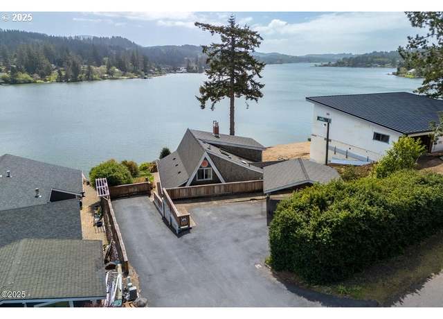 Property at 4304 NE 42nd St, Neotsu, OR 97364, 3 beds, 2 baths
