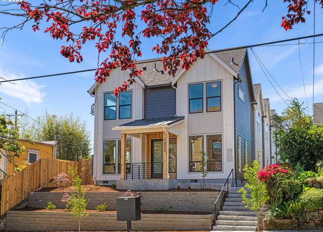 Property at 1204 SE Center St, Portland, OR 97202, 14 beds, 2.5 baths