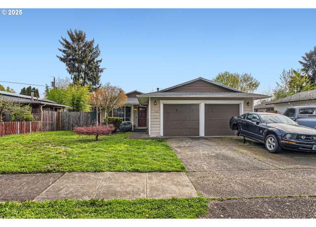 Property at 9042 N Chautauqua Pl, Portland, OR 97217, 3 beds, 2.5 baths