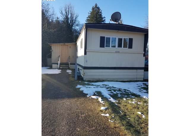 Property at 1331 Poplar St, Sweet Home, OR 97386, 2 beds, 1 bath
