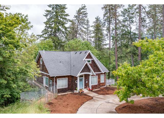 Property at 895 Pine Forest Dr, Eugene, OR 97405, 5 beds, 3 baths