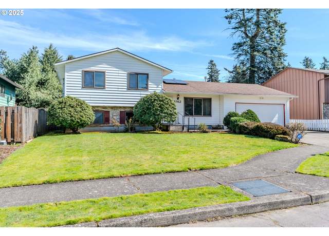 Property at 1142 NE 188th Pl, Portland, OR 97230, 3 beds, 2 baths