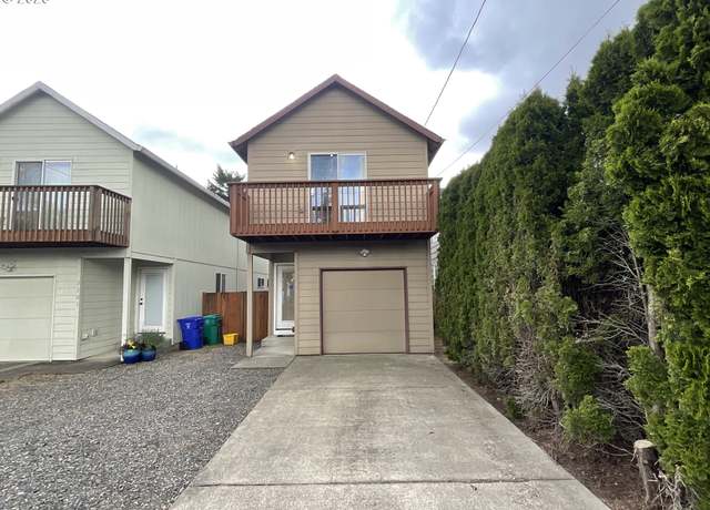Property at 5107 SE Knapp St, Portland, OR 97206, 3 beds, 2.5 baths