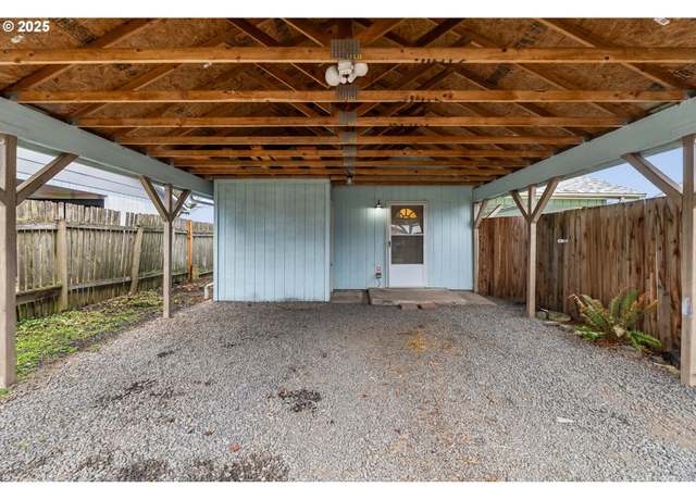 Property at 110 Hoyt Ave, Eugene, OR 97404, 1 bed, 1 bath