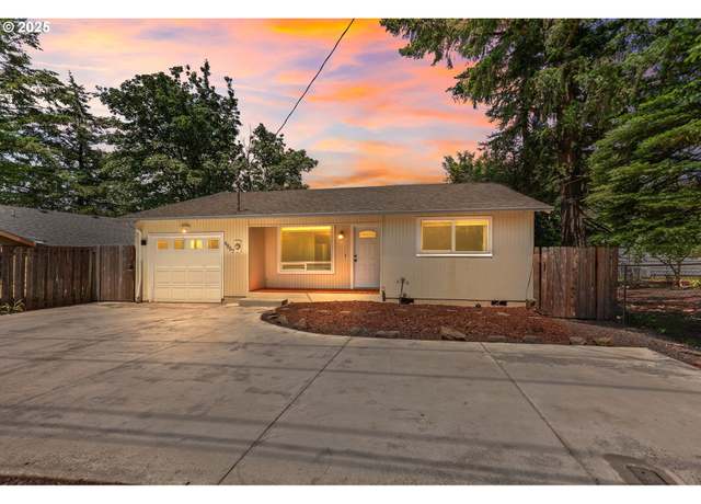 Property at 4867 SW Taylors Ferry Rd, Portland, OR 97219, 3 beds, 1.5 baths