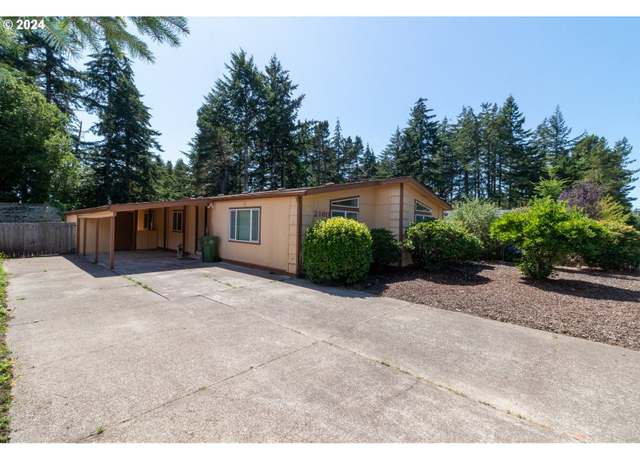 Property at 2160 12th St, Florence, OR 97439, 3 beds, 2 baths