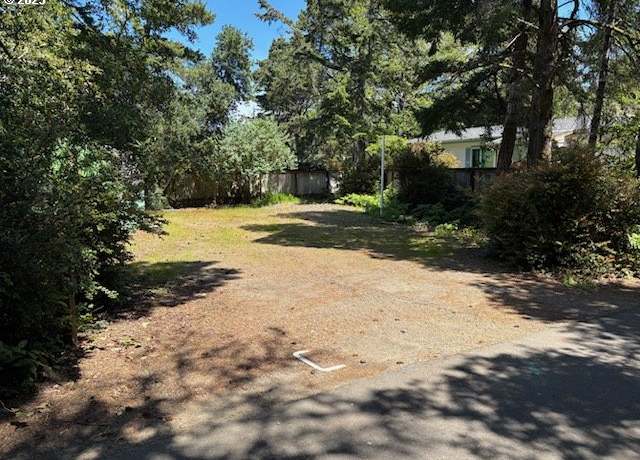 Property at 20 Sand Dollar Dr, Florence, OR 97439