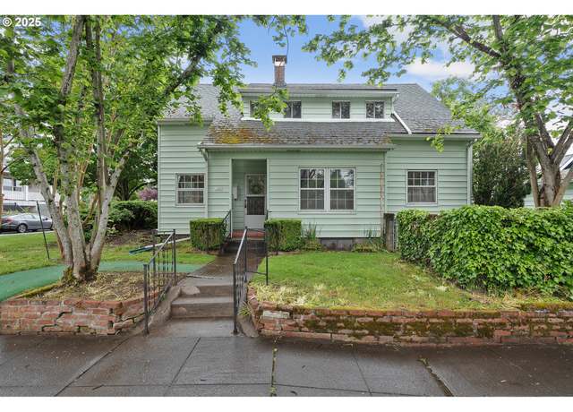 Property at 1407 SE Knapp St, Portland, OR 97202, 3 beds, 1.5 baths