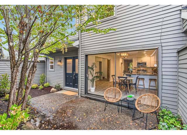 Property at 26 Greenridge Ct, Lake Oswego, OR 97035, 3 beds, 2.5 baths