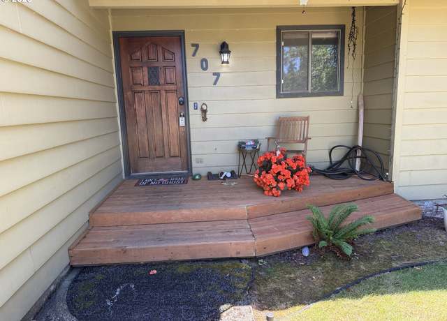 Property at 707 NW 104th St, Vancouver, WA 98685, 3 beds, 2.5 baths