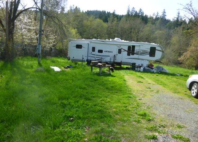 Property at 765 Tunnel Rd, Glendale, OR 97442