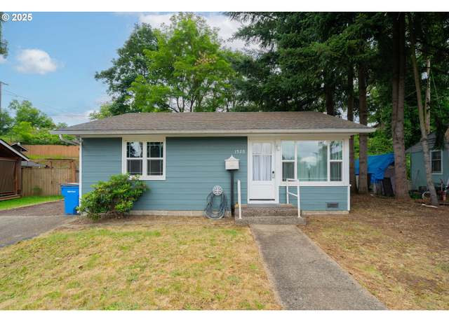 Property at 1520 E 16th Pl, Vancouver, WA 98661, 2 beds, 1 bath