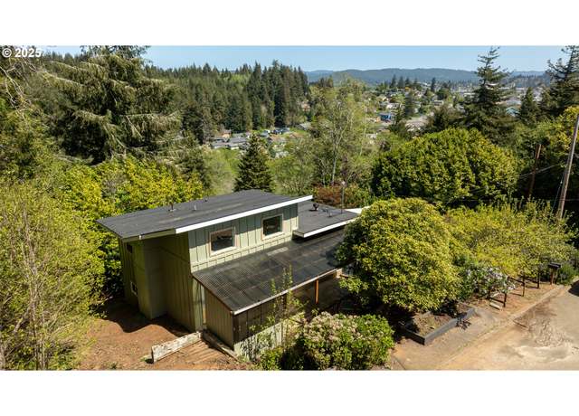 Property at 1390 Washington Ave, Coos Bay, OR 97420, 2 beds, 1 bath