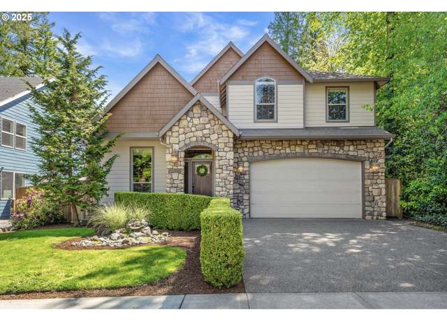 Property at 7102 SW 78th Ave, Portland, OR 97223, 4 beds, 2.5 baths