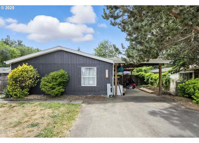 Property at 9933 SE 43rd Ave, Milwaukie, OR 97222, 4 beds, 2 baths