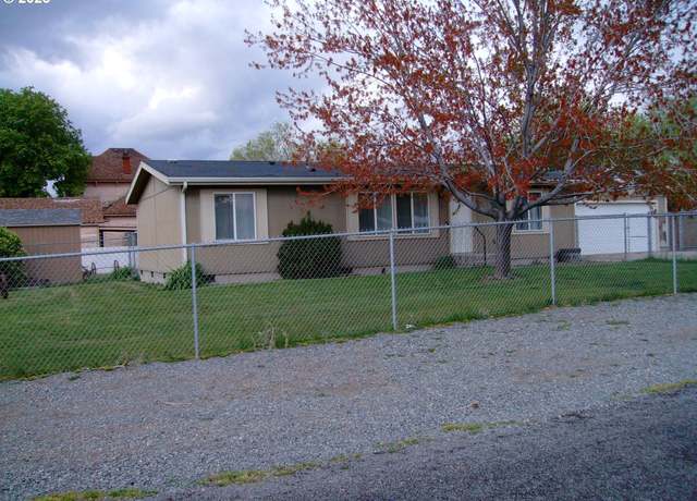 Property at 201 E Grande St, Union, OR 97883, 3 beds, 2 baths