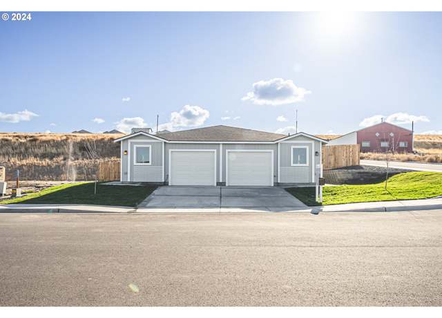Property at 1067 NE Emerald Dr, Hermiston, OR 97838, 2 beds, 1 bath