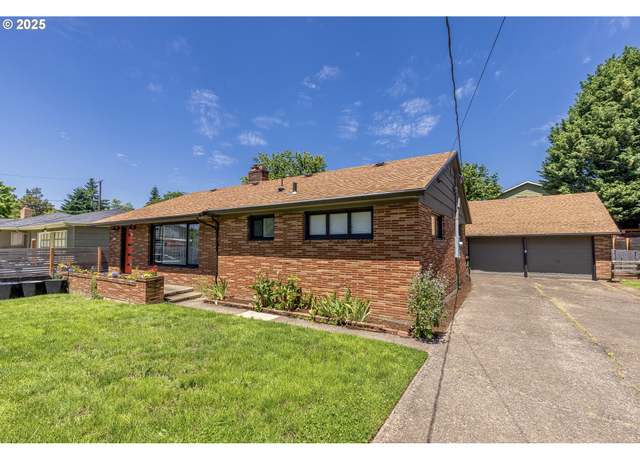 Property at 9125 SE Oak St, Portland, OR 97216, 4 beds, 3 baths