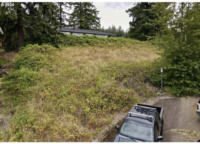 Property at 14139 SE Insley St, Portland, OR 97236