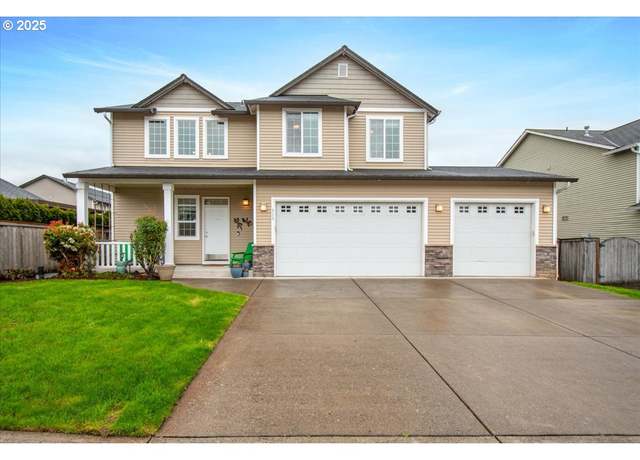 Property at 213 E 15th Pl, La Center, WA 98629, 4 beds, 2.5 baths