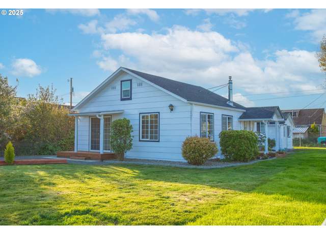 Property at 276 S 21st St, Reedsport, OR 97467, 3 beds, 2 baths