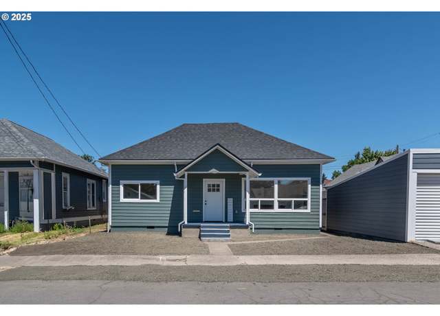Property at 176 SE Hoover Ave, Roseburg, OR 97470, 3 beds, 1.5 baths