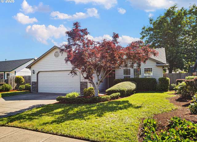 Property at 586 Creswood Loop, Creswell, OR 97426, 3 beds, 2 baths