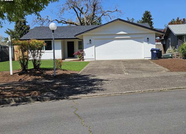 Property at 6508 E St, Springfield, OR 97478, 3 beds, 2 baths